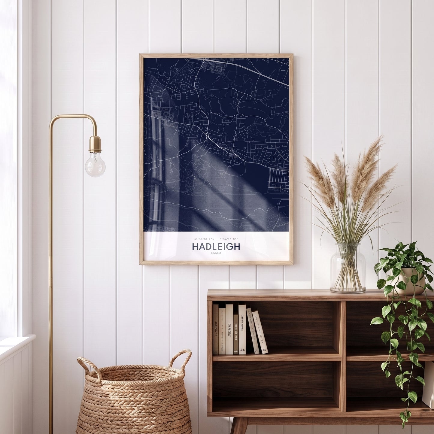 Hadleigh — Framed Map Print (Navy)