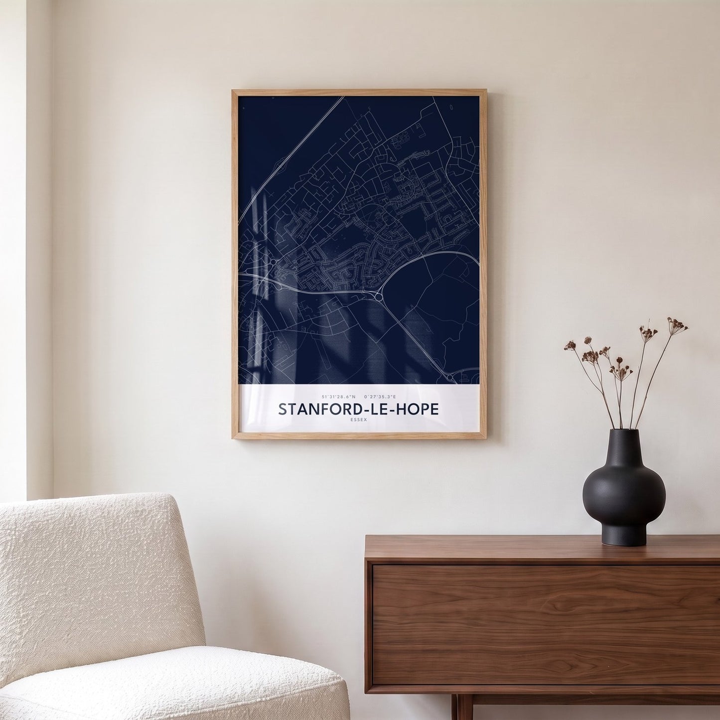 Stanford-le-Hope — Framed Map Print (Navy)